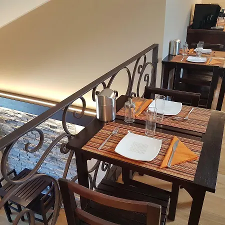 Foresteria Lombarda La بيت ضيافة ليرنا