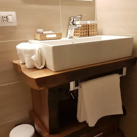 Foresteria Lombarda La Vendégház 4*